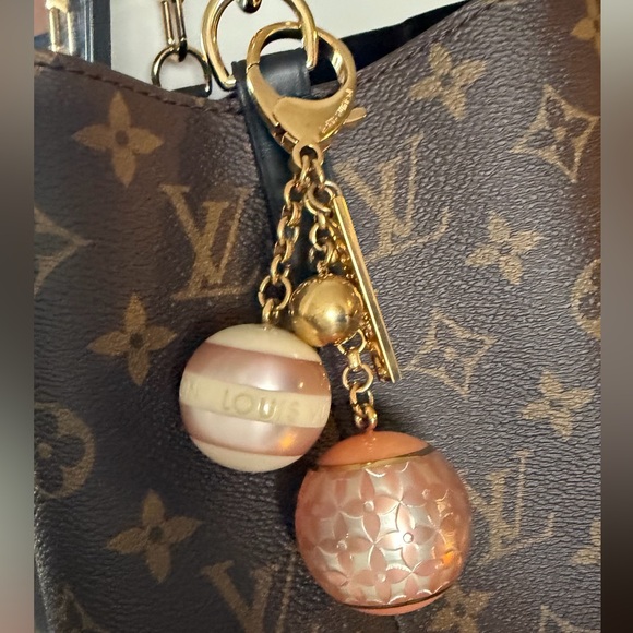 Louis Vuitton Mini Lin Croisette Bag Charm – Pink & Beige Resin - Picture 2 of 8